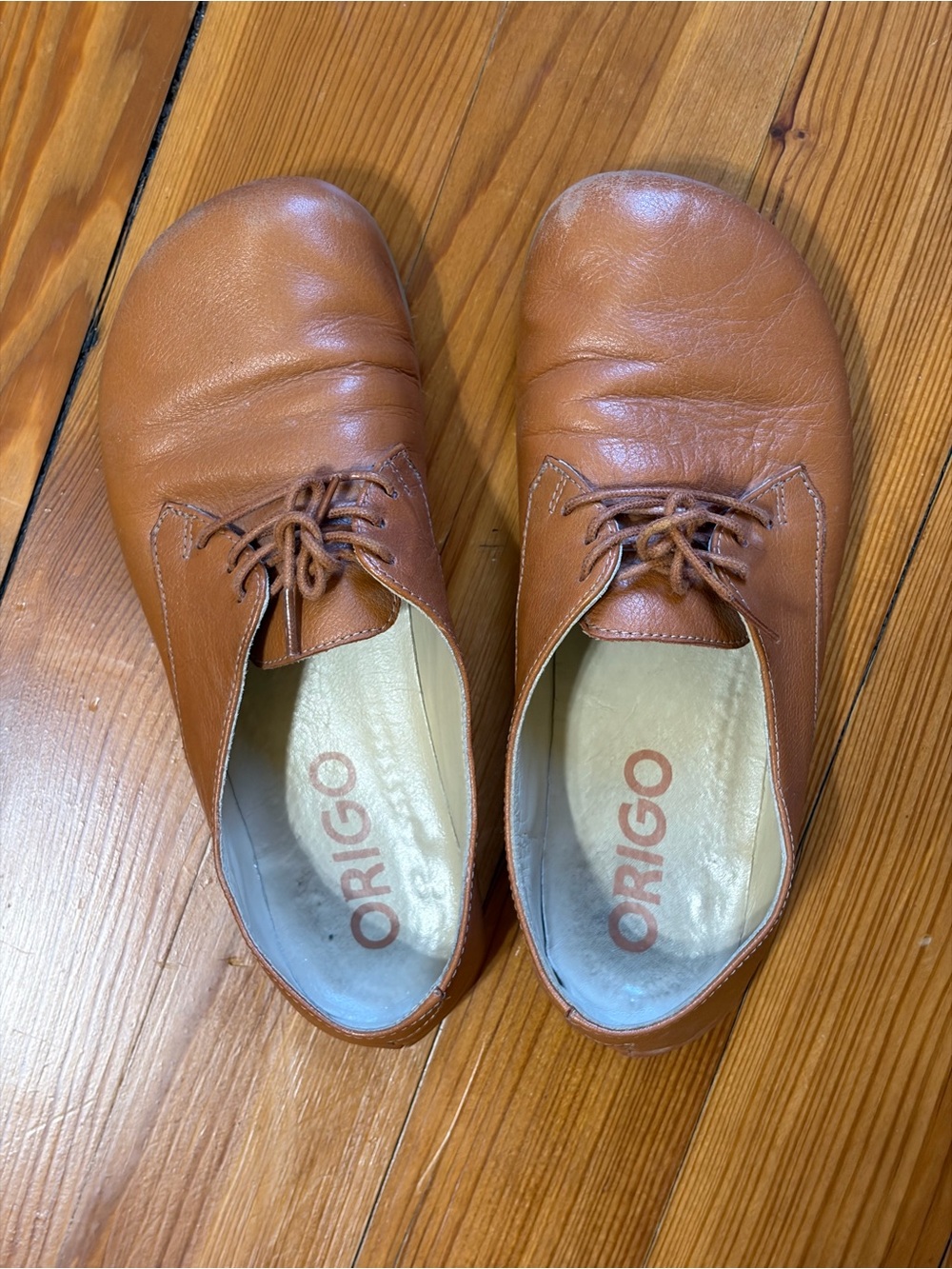 Women's Tan Leather Lace-Up Flats